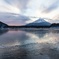 精進湖と富士山