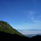 阿弥陀岳と月と青空