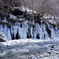 固まる水と流れる水