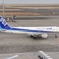 駐機場に向かうANA便