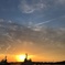夕焼けと飛行機雲