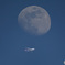 2018-5-26 月と飛行機（A380）