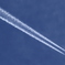 祈りの飛行機雲