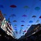 夏空に映える傘