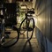 光をまとった自転車