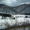 雪の中の山里