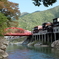 川岸に住む
