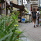 温泉街の路地