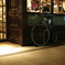 自転車のある店先