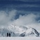 雪山と人