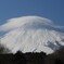 傘曇を被った富士山