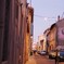 裏路地の夕暮れ