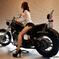 バイクと女性