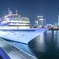 客船飛鳥と横浜夜景