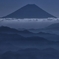 幾山河　越えさり行かば・・・