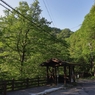 温泉郷のバス停
