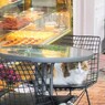 ケーキ屋に居ついていた美ニャン　最近見かけなくて心配～