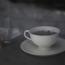 ガラス越しのカップ