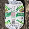 プレスされた缶