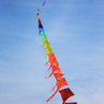 「群青」青 空 に 舞 う ・ ダ イ ヤ 連 凧