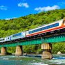 山を越え川を渡る鉄道の旅を楽しみませんか、北海道はあなたを待っています！
