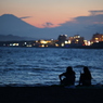 暮れる海と仲良しさん