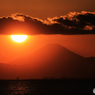 「すかい」東京湾の夕暮れと富士山 ＆ 太陽の下飛行機が！