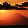 「SKY」富士山の夕暮れに・飛行機を見る
