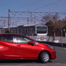 写真掌編：あいさつ：Red carと電車