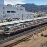 寄居駅に停まる