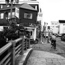 走り去る自転車も