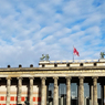 ベルリン（１０２５）ミュージアムと青い空