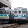 電車二本並び
