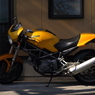 写真エッセイ：黄単車（Yellow Bike）