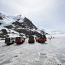 コロンビア大氷原の雪上車