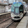 しまかぜ入線