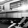 下町踏切スレスレ列車