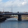 奥に鉄塔も見える橋（2月7日）