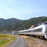 里山ハイカーと特急「こうのとり」