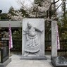 明石志賀之介像