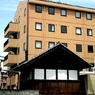写真エッセイ：わが町点描27：ホテルと倉１：NTW634