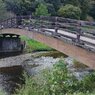 水が綺麗な川の上の橋（9月30日）