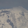 霞む山頂