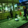 孤独の路上パフォーマー