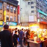 夕食は夜市で。