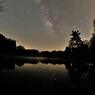 湖面にうつる夏の星
