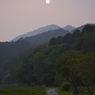 静かな初夏の夕暮れ時
