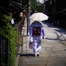 祗園　新橋通を去る人　京都スナップ