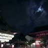 祇園社の提灯多し朧月