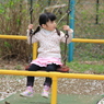 狭山公園でブランコ